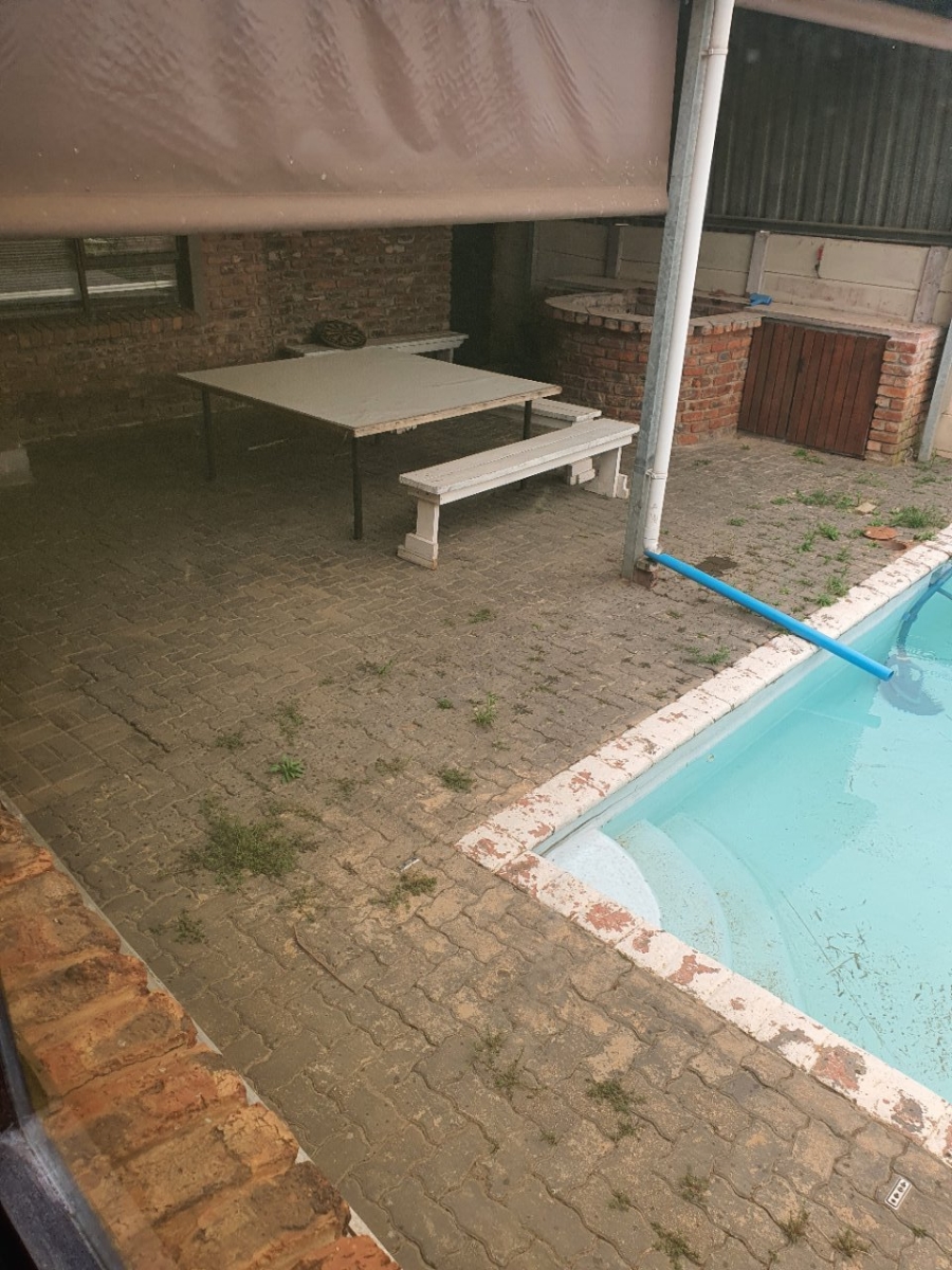 To Let 4 Bedroom Property for Rent in Azalea Park Eastern Cape